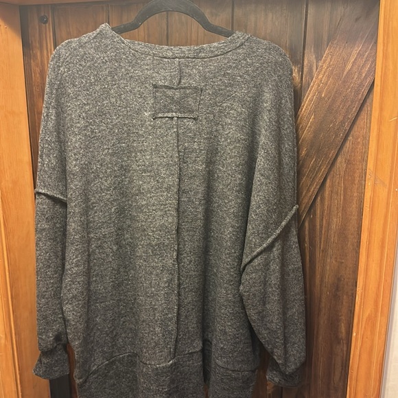Zenana sweater NWT dark charcoal grey. Super soft. Size L - Picture 3 of 3